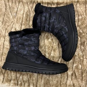 Ryka Suzy Black Camo Water Repellent Boots 8